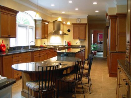 Gracefully Arched Transitional Kitchen