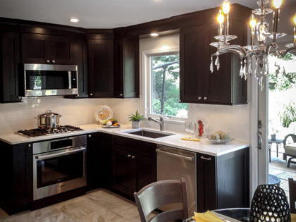 Clean Lines Shaker Kitchen