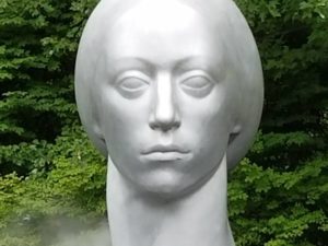 Striking water sculpture @groundsforsculpture #designnj #strikingsculpture #watersculpture #fallwalking #groundsforsculpture