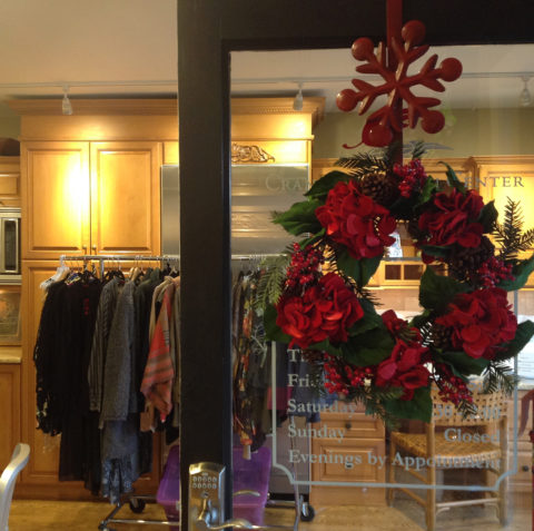 Holiday Shopping in full swing!  #downtownhightstown #hightstownholidayshopping #designnj
