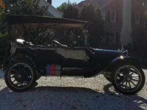 One of many antique cars on hand at the @hightstownhistoricalsociety house tour yesterday! Nice job Hightstown…
#historichomes #downtownhightstown #housetour #antiquecars