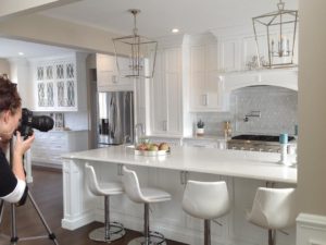 Another client photoshoot underway with Lauren! More to come…
#candlelightcabinetry #whitekitchen #kitchendesign #kitchenphotoshoot #kitchenlighting #kitchenislands #kitchenislandseating #woodfloors #designnj #newjerseykitchenandbath #beautifulkitchens #newjerseykitchensdesign