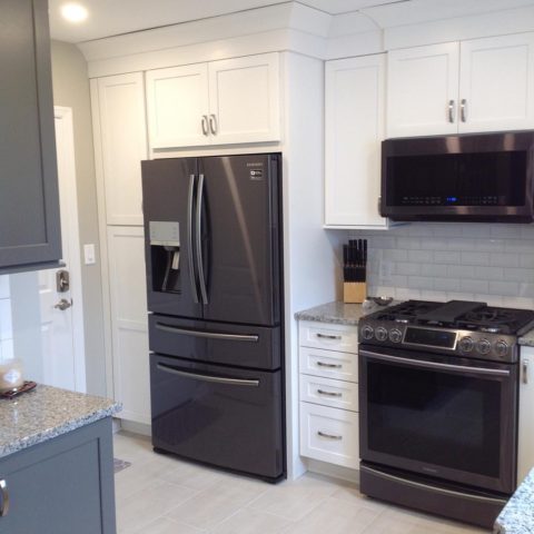 Another view of our client's newly renovated kitchen.  #samsung black stainless appliances add a nice touch!  #njkitchens #blackstainlessappliances #designnj #frenchdoorrefrigerator #kitchenandbathshowroom #njkitchendesigner