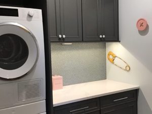 Swipe 👉🏼 to see our client’s smart laundry room tucked behind the hallway doors! #mielewasher #mieledryer #laundryroom #frostedglassdoors #njkitchenshowroom #njbathshowroom #newjerseydesign #designnj #pennyroundtiles #laundryroombacksplash #newjerseykitchensdesign #newjerseykitchenandbath