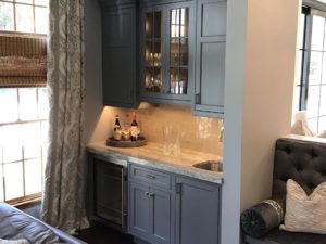 New bar area tucked into our client’s family room..
#njdesign #designnj #barcabinet #newjerseykitchenremodel #newjerseykitchenandbath #newjerseykitchens #graykitchencabinets