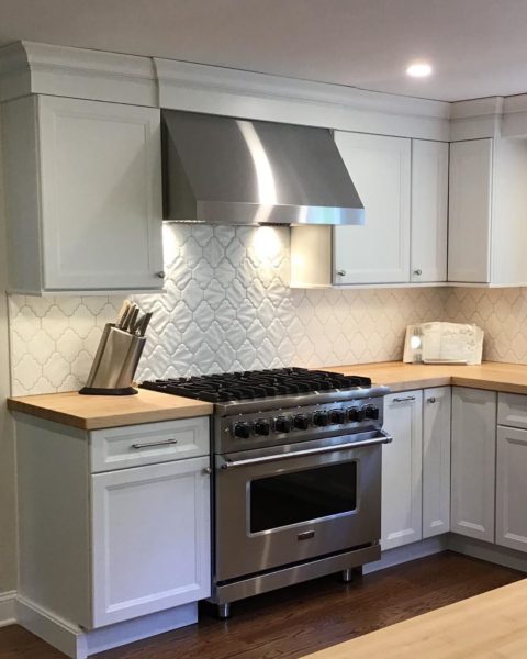 We love this backsplash in our client’s newly renovated kitchen!
#njkitchens #princetonkitchens #designnj #njdesigners #newjerseykitchenrenovation #newjerseykitchensandbaths #njremodeling #backsplashideas