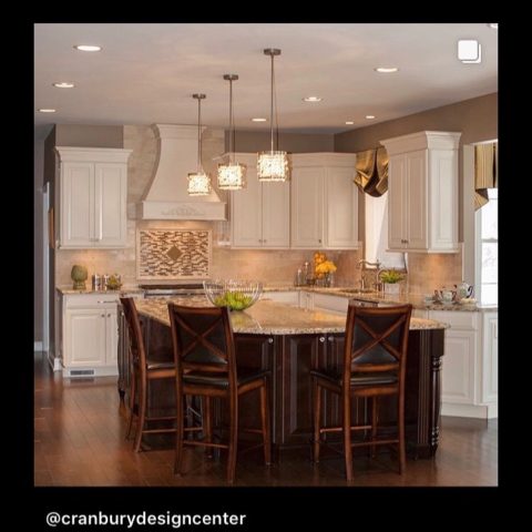 Throw back to one of our favorite kitchen renovation projects completed a few years ago!
#twotonekitchen #islandpendants #whitekitchen #customhood #newjerseyhomes #designnj #newjerseykitchenremodel