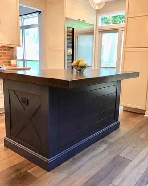 X marks the spot on our client’s new kitchen island!
#bluecabinets #xmarksthespot #woodcounters #kitchendesign #designnj #newjerseykitchens #newjerseykitchenshowroom #newjerseykitchenandbathshowroom #kitchen