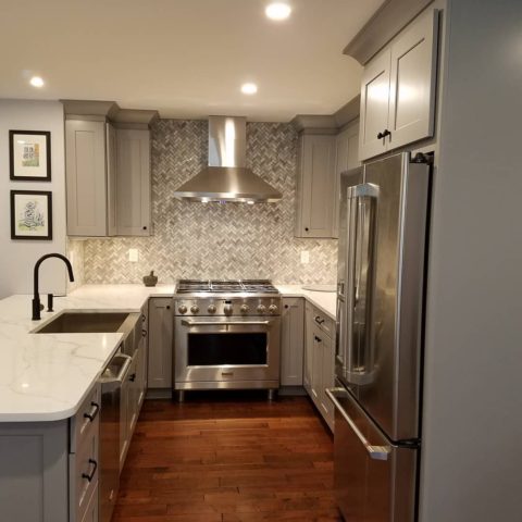 Another view of one of our favorite kitchen renovations!
#woodfloors #njkitchenandbathshowroom #njkitchens #quartzcounters #designnj #graycabinets #stainlessappliances #njlife