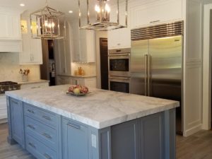 Nice contrast between the gray island and the white perimeter cabinetry! #newjerseykitchens #designnj #kitchenislanddesign #kitchenlighting #stainlesssteelappliances #njkitchendesign #graycabinets #whitecabinets #granitecountertops #kitchengoals💯 #kitchenandbathshowroom